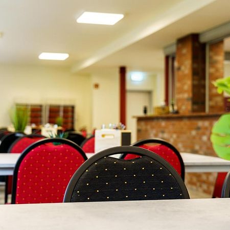 Hotel Und Hostel Gleisbett อันนาแบร์ก-บุคโฮลซ์ ภายนอก รูปภาพ