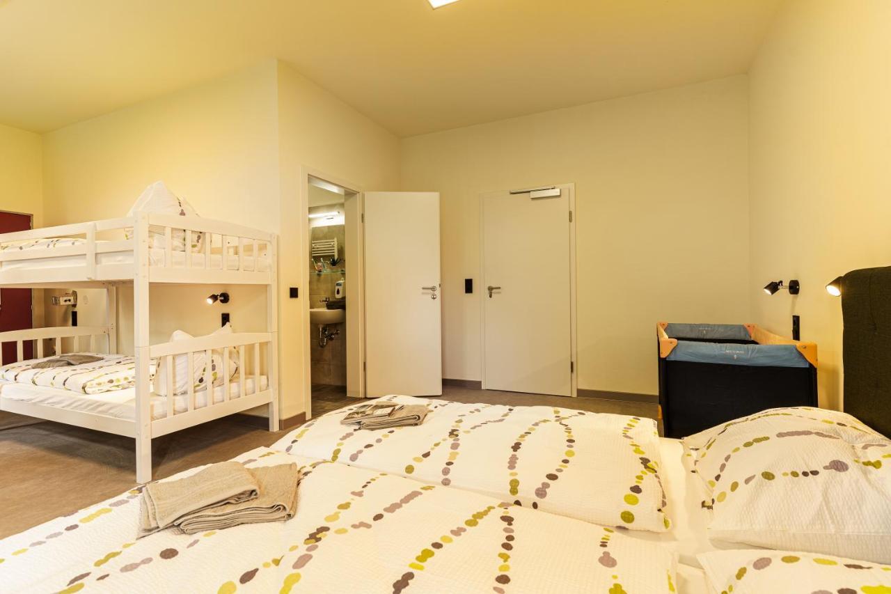 Hotel Und Hostel Gleisbett อันนาแบร์ก-บุคโฮลซ์ ภายนอก รูปภาพ