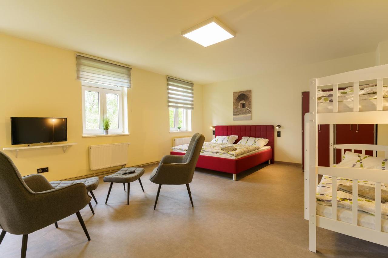 Hotel Und Hostel Gleisbett อันนาแบร์ก-บุคโฮลซ์ ภายนอก รูปภาพ