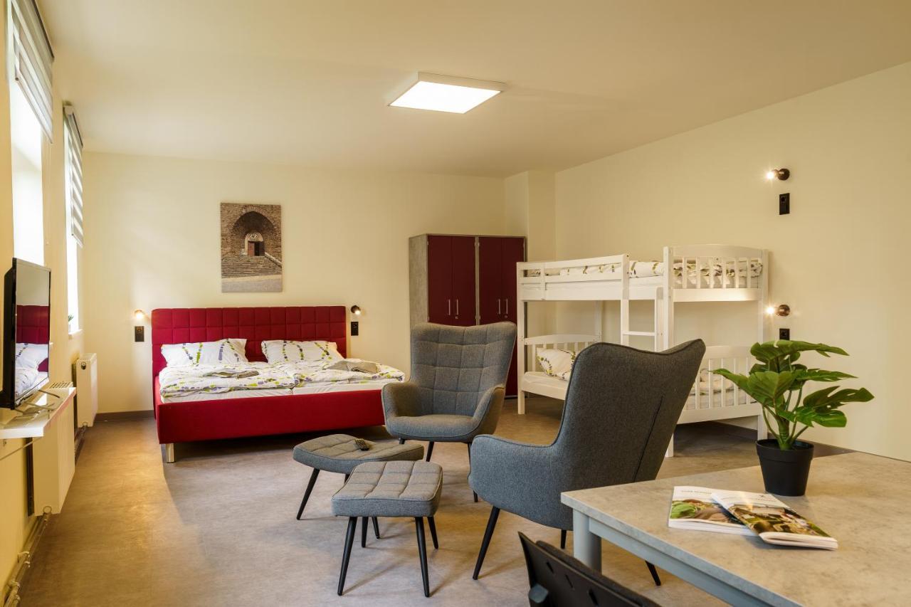 Hotel Und Hostel Gleisbett อันนาแบร์ก-บุคโฮลซ์ ภายนอก รูปภาพ